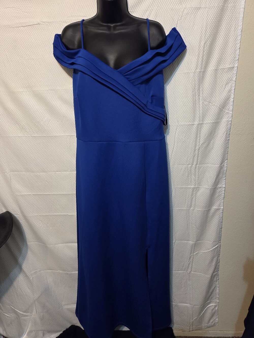 Elegant Royal Blue Off-Shoulder Midi Dress